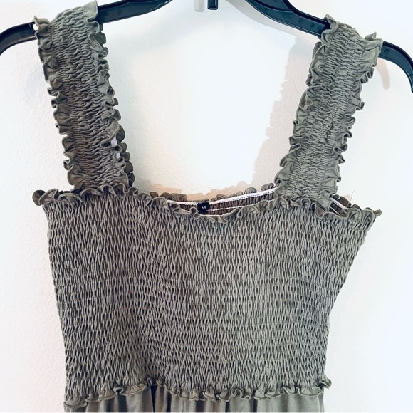 Women's Khaki Romper – Size M – True to Size - Picture 5 of 6